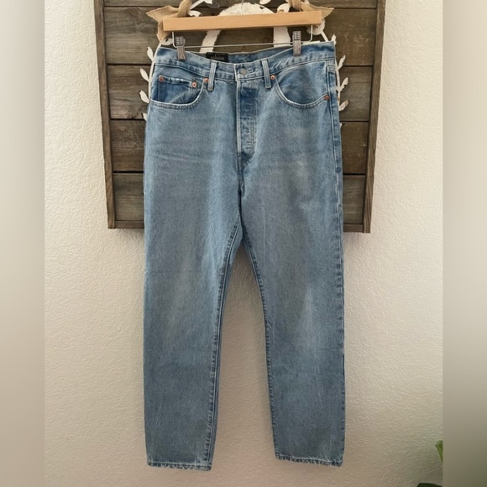 Levi’s 501‎ button fly premium denim straight leg jeans 31 NWT
